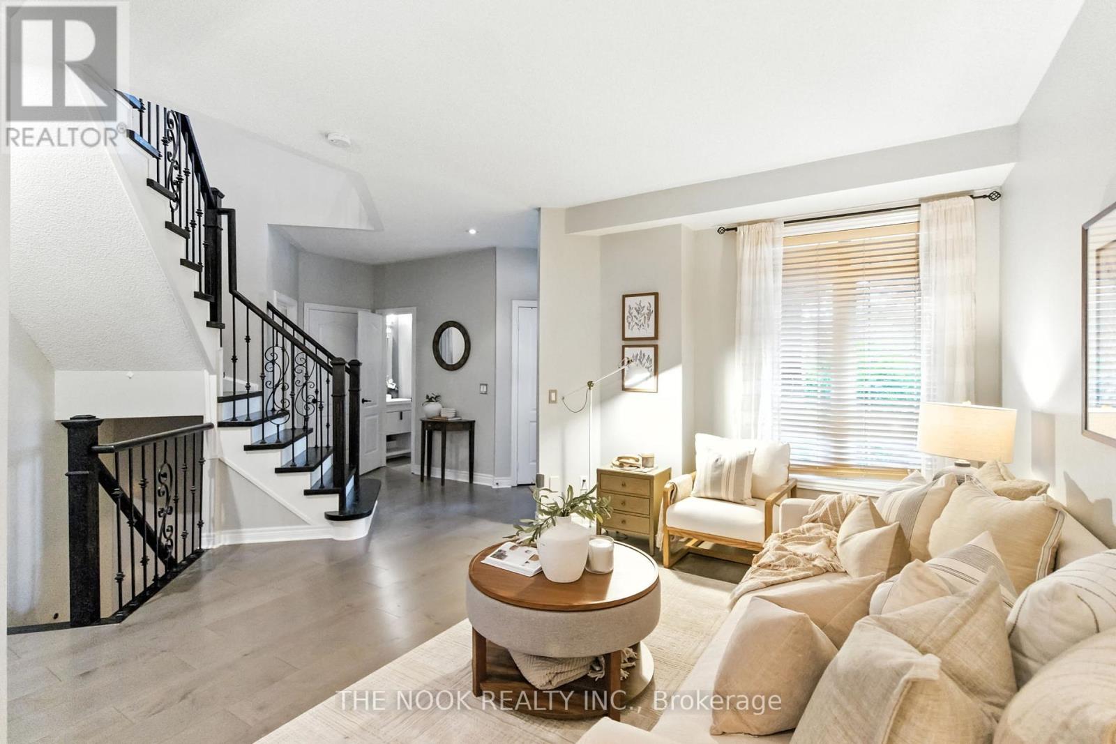 Property at 122 ESTATE GARDEN DRIVE image 5