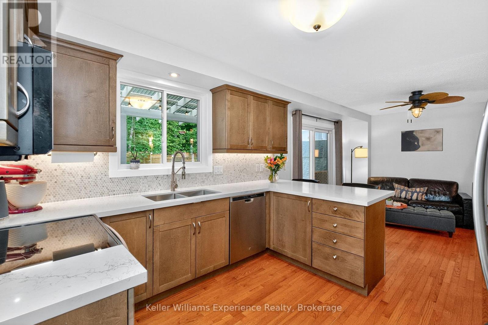 177 Robins Point Road, Tay, Ontario  L0K 2A0 - Photo 6 - S12282388