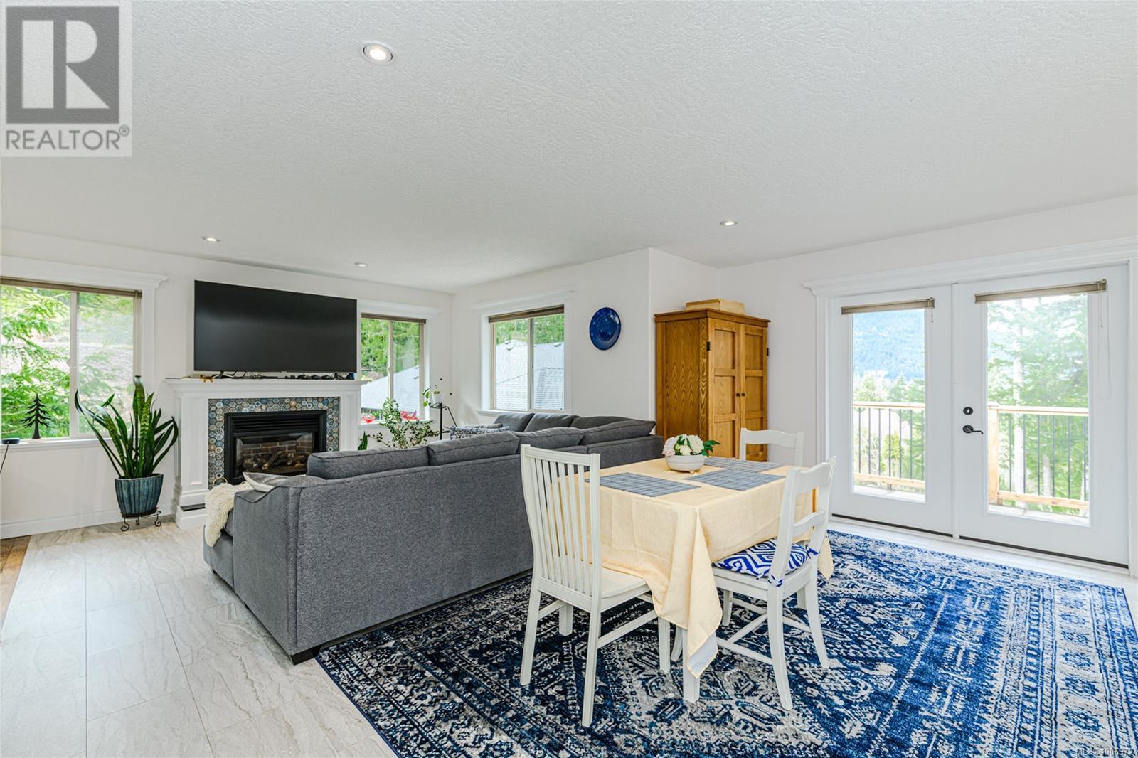 Property at 7487 Relke Rd image 3