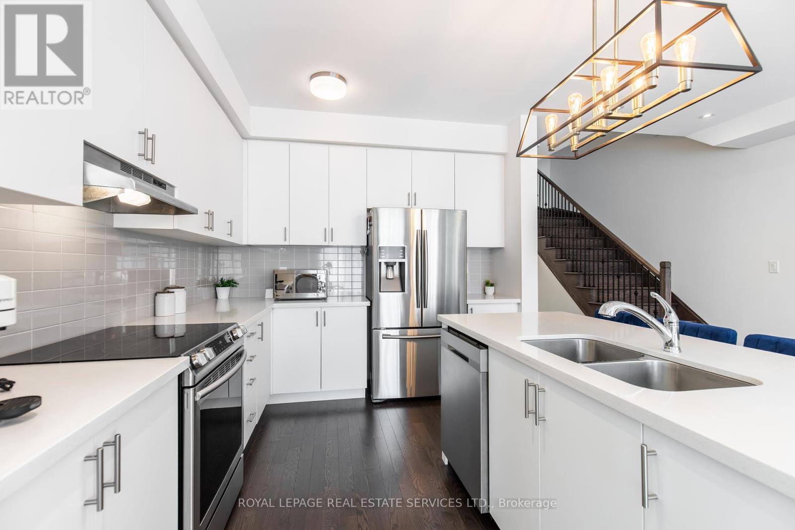 1342 Farmstead Drive, Milton, Ontario  L9E 1K9 - Photo 10 - W12282318