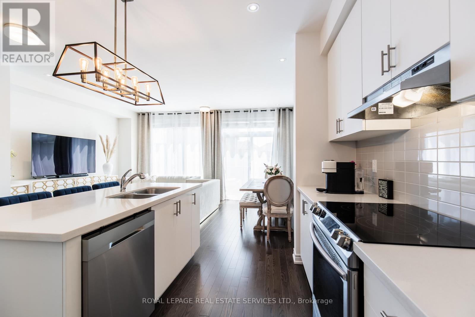 1342 Farmstead Drive, Milton, Ontario  L9E 1K9 - Photo 11 - W12282318