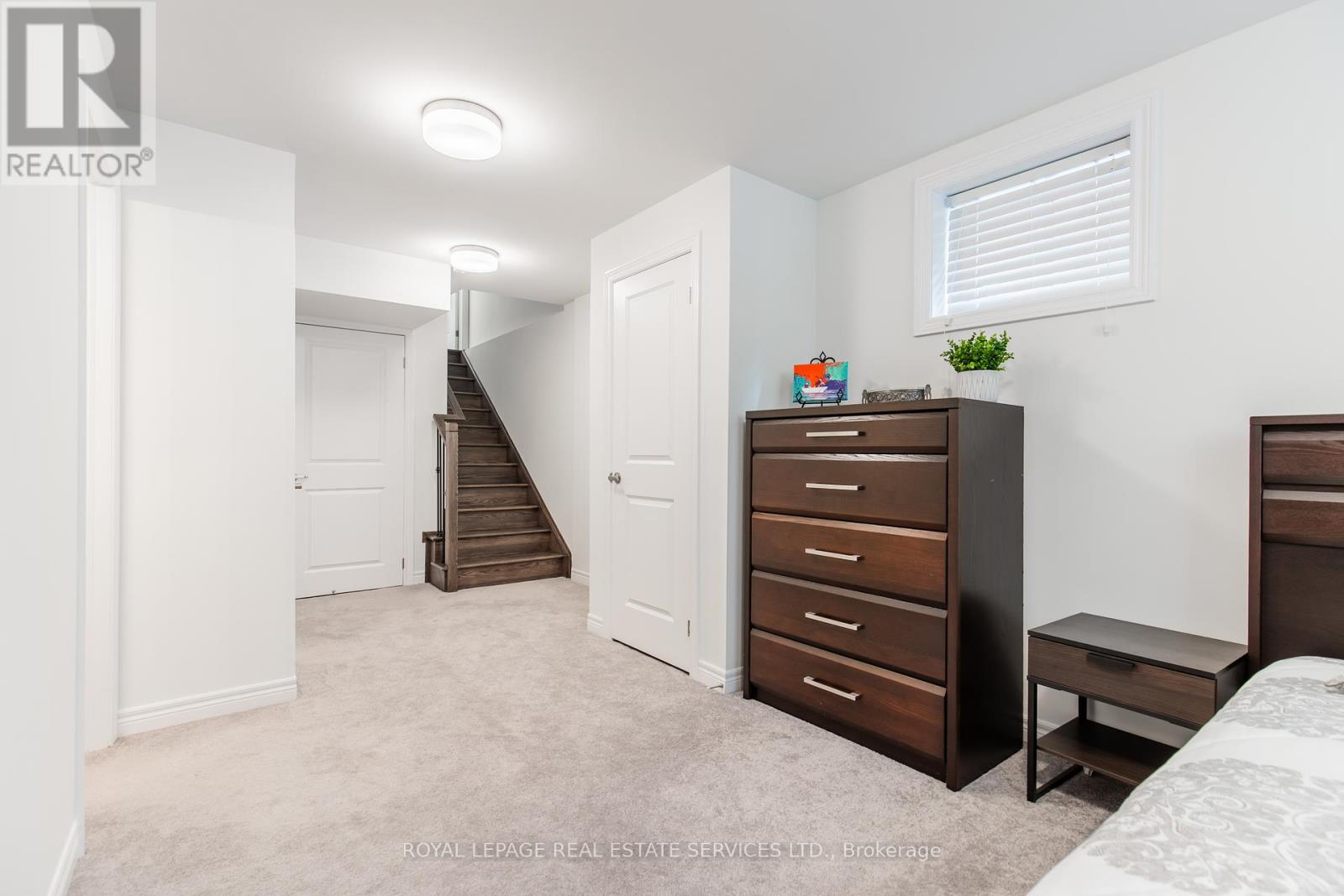 1342 Farmstead Drive, Milton, Ontario  L9E 1K9 - Photo 28 - W12282318