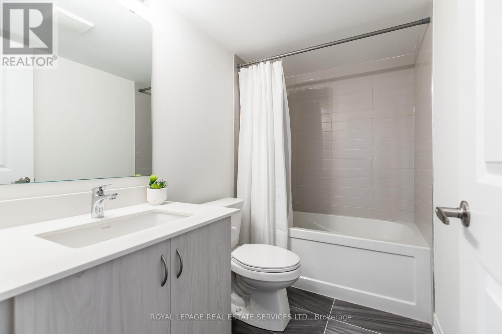 1342 Farmstead Drive, Milton, Ontario  L9E 1K9 - Photo 33 - W12282318