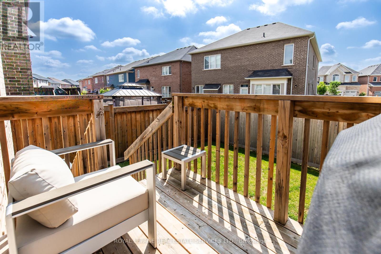 1342 Farmstead Drive, Milton, Ontario  L9E 1K9 - Photo 35 - W12282318