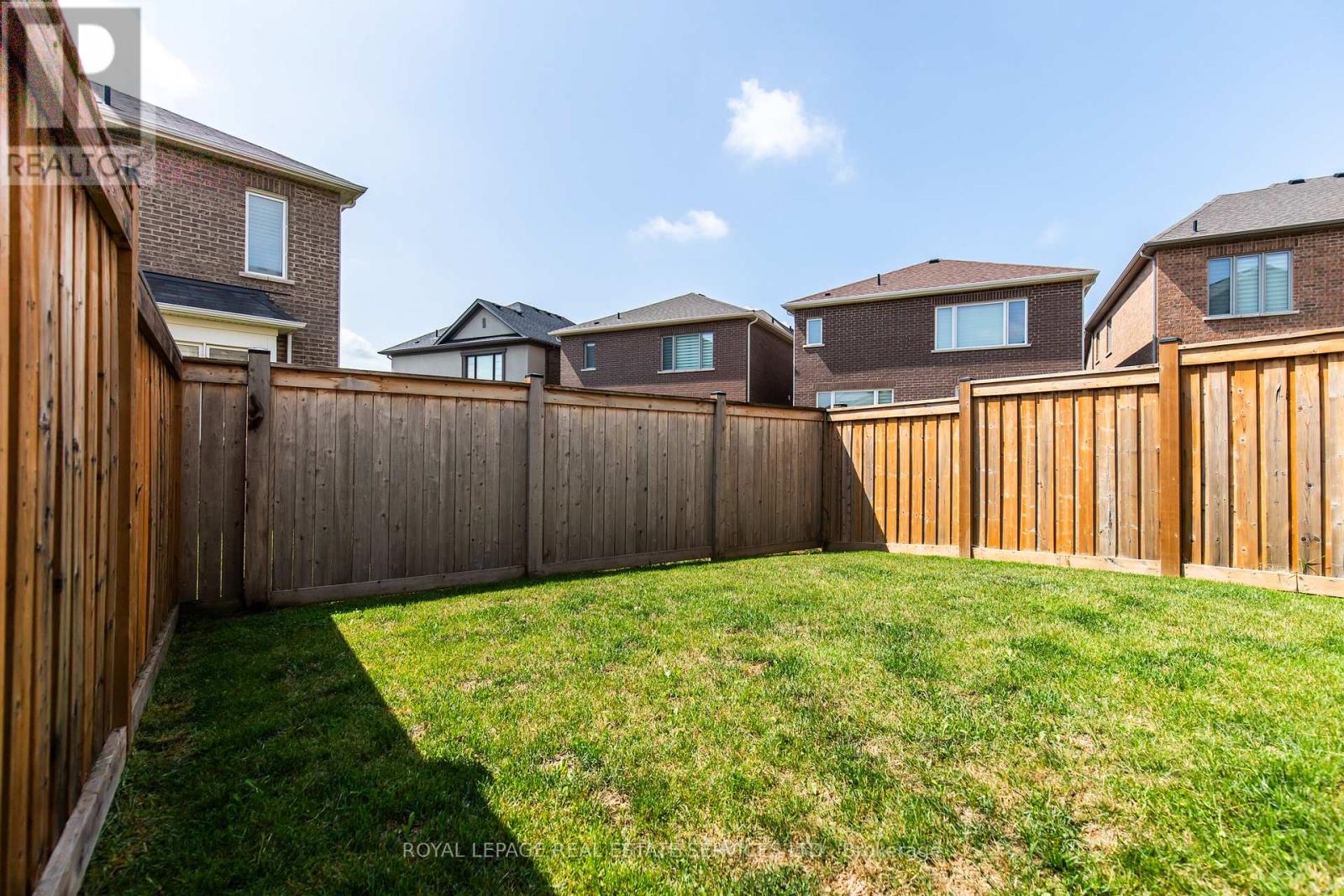 1342 Farmstead Drive, Milton, Ontario  L9E 1K9 - Photo 36 - W12282318