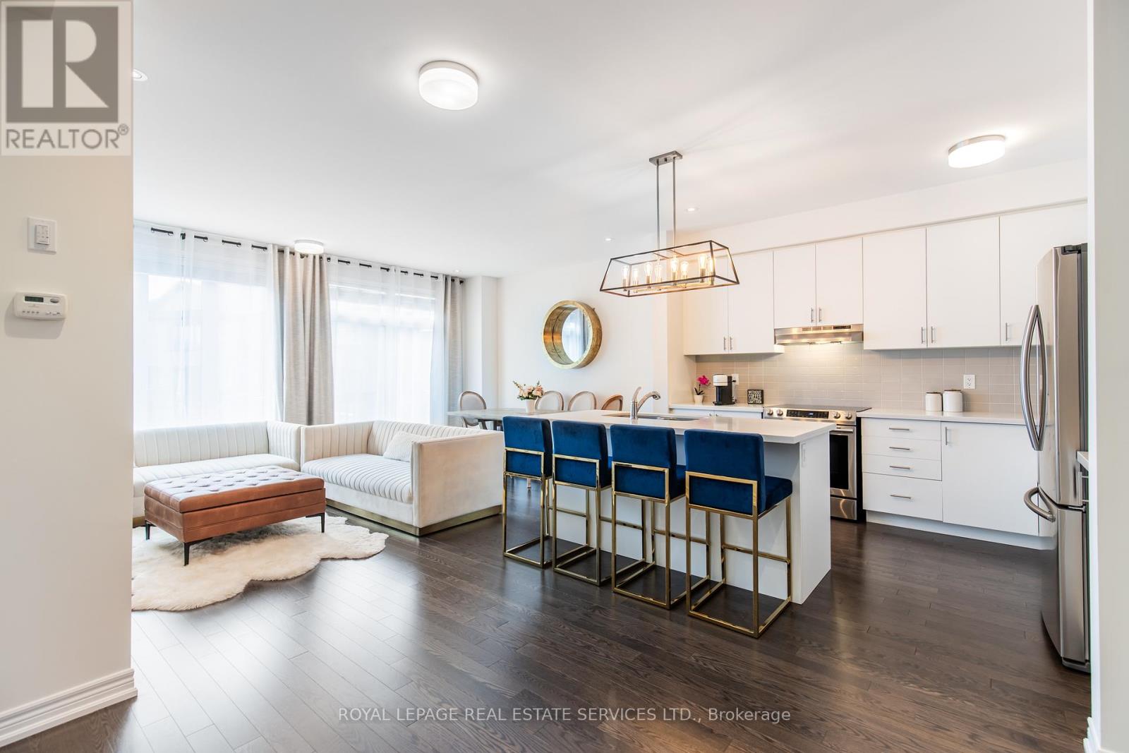 1342 Farmstead Drive, Milton, Ontario  L9E 1K9 - Photo 5 - W12282318