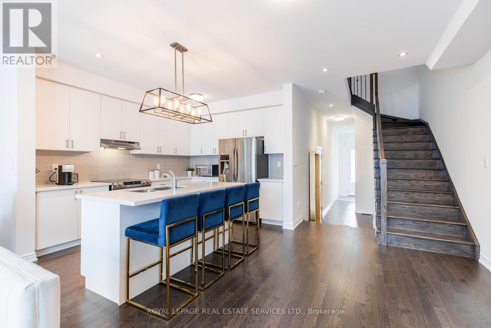 1342 Farmstead Drive, Milton, Ontario  L9E 1K9 - Photo 8 - W12282318