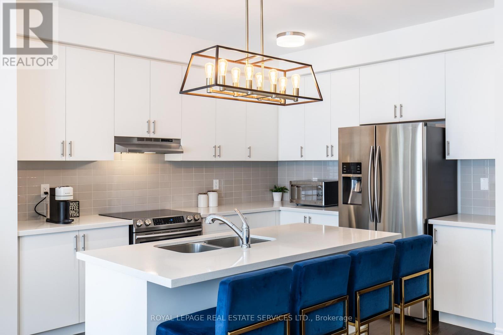 1342 Farmstead Drive, Milton, Ontario  L9E 1K9 - Photo 9 - W12282318