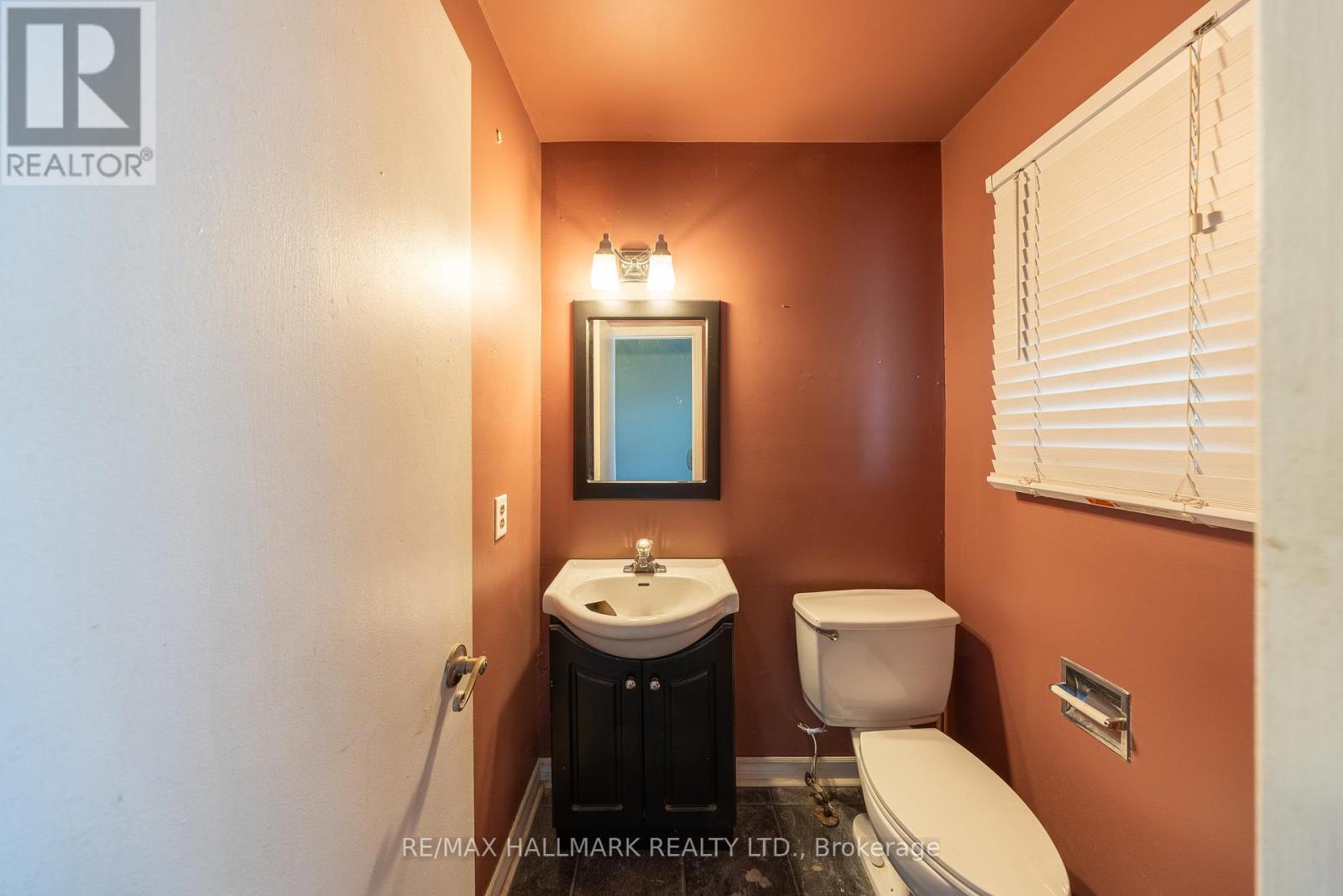 200 Adele Crescent, Oshawa, Ontario  L1J 7W5 - Photo 6 - E12261819