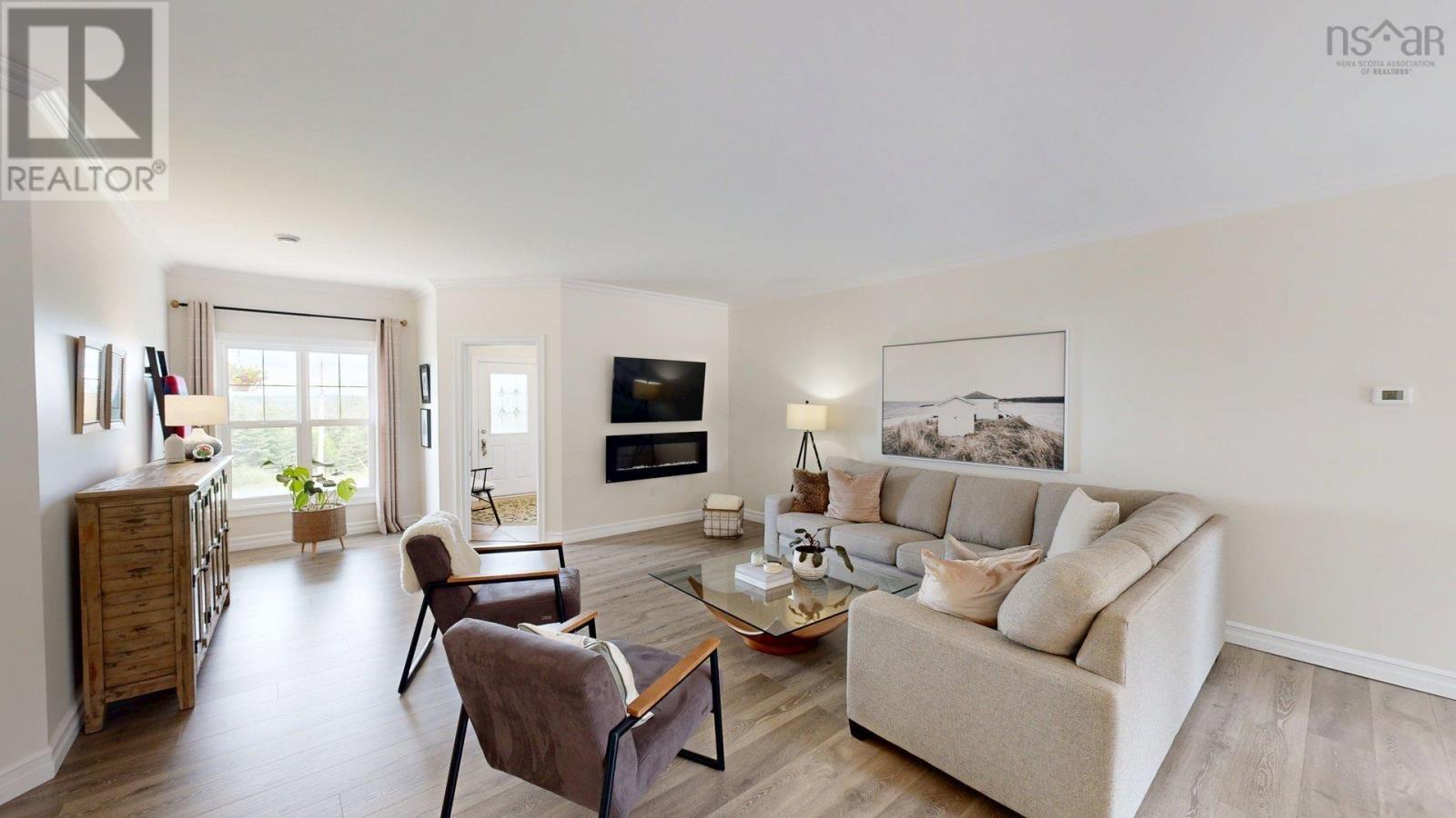 Property at 84 Oceanic Drive image 2