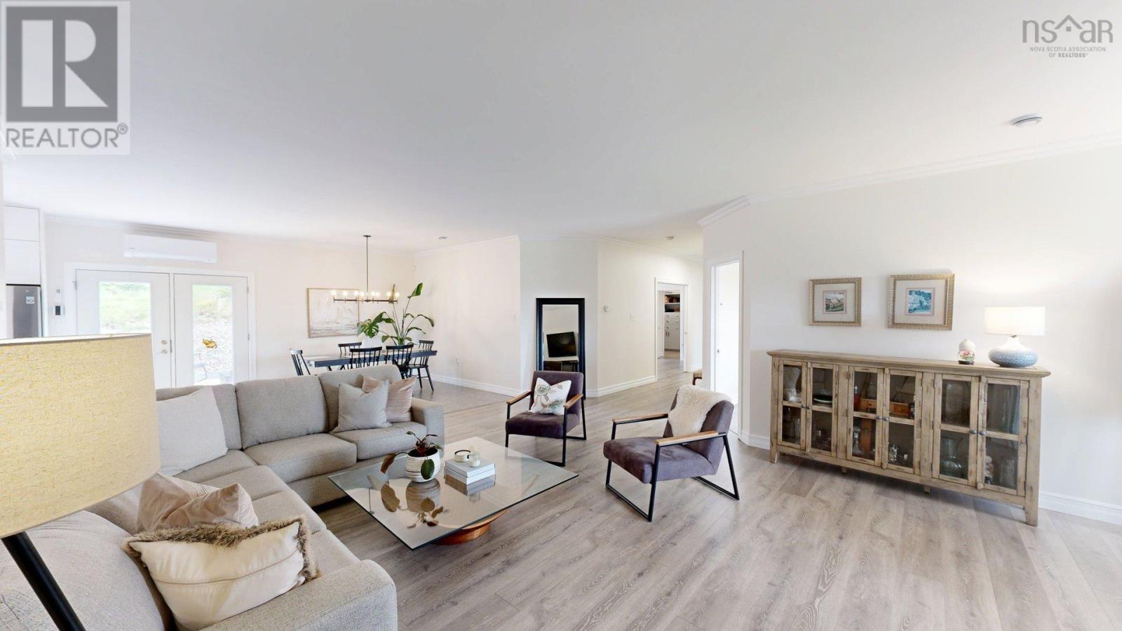 Property at 84 Oceanic Drive image 3