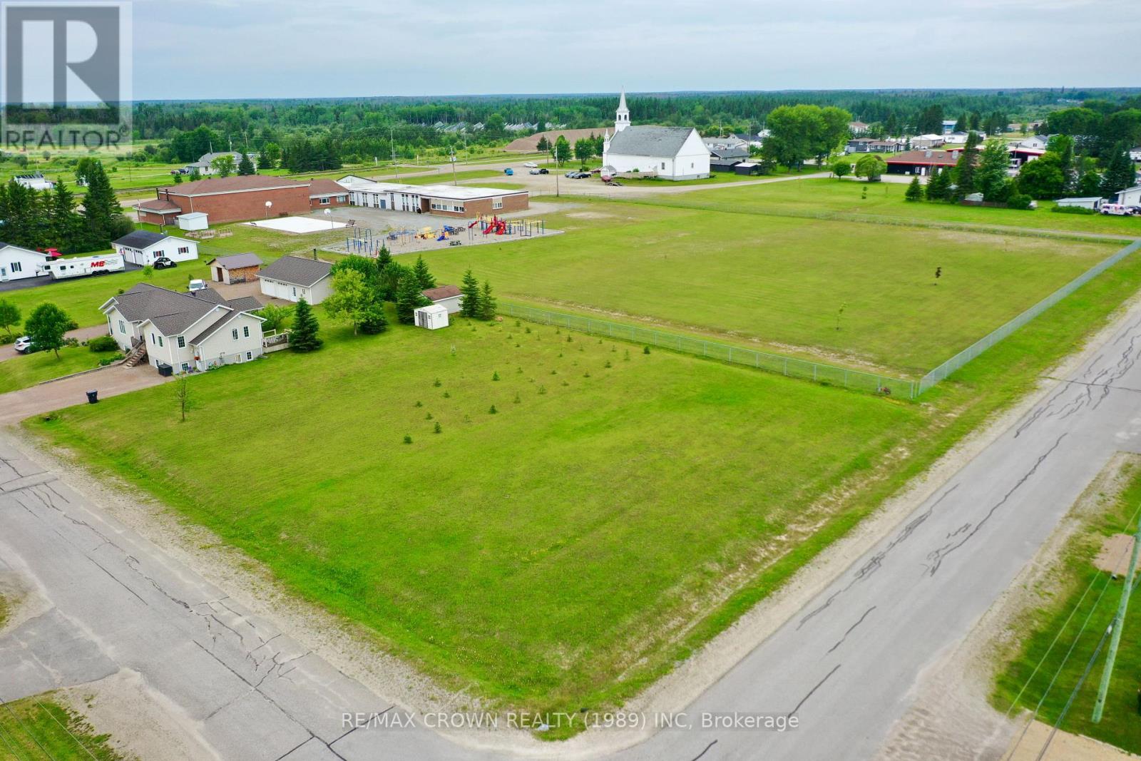 11 Grenier Avenue, Val Rita-Harty, Ontario  P0L 2G0 - Photo 5 - T12282528