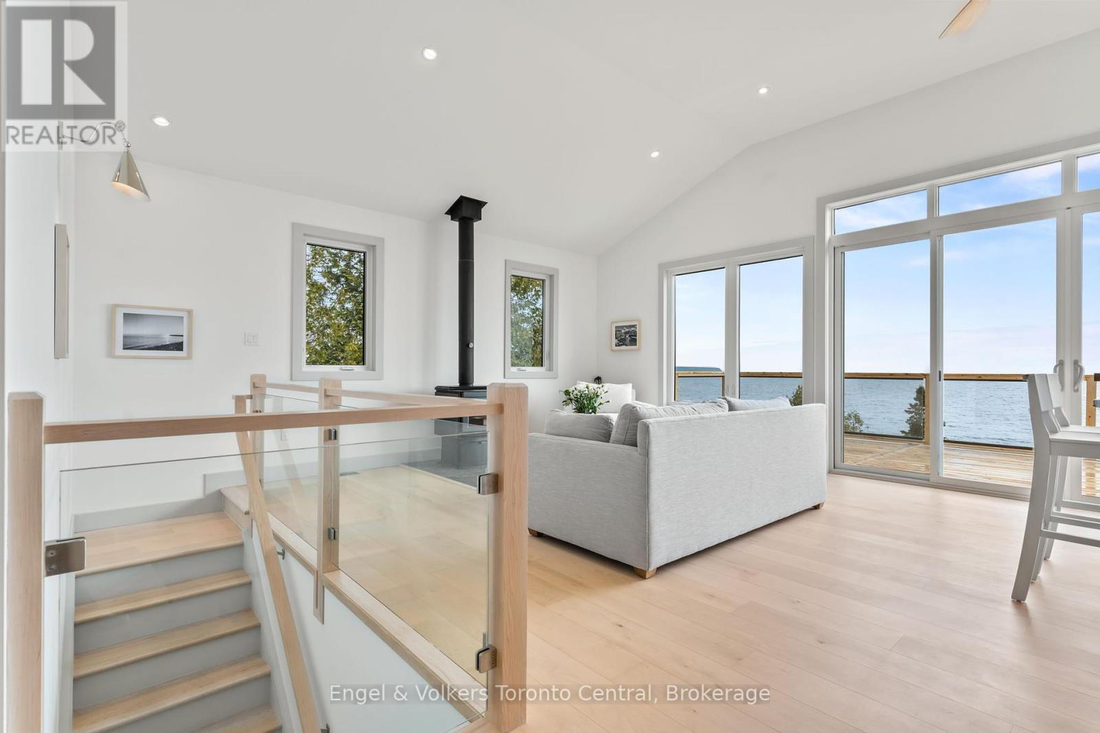 256 Cape Chin N Shore Road, Northern Bruce Peninsula, Ontario  N0H 1W0 - Photo 12 - X12114053