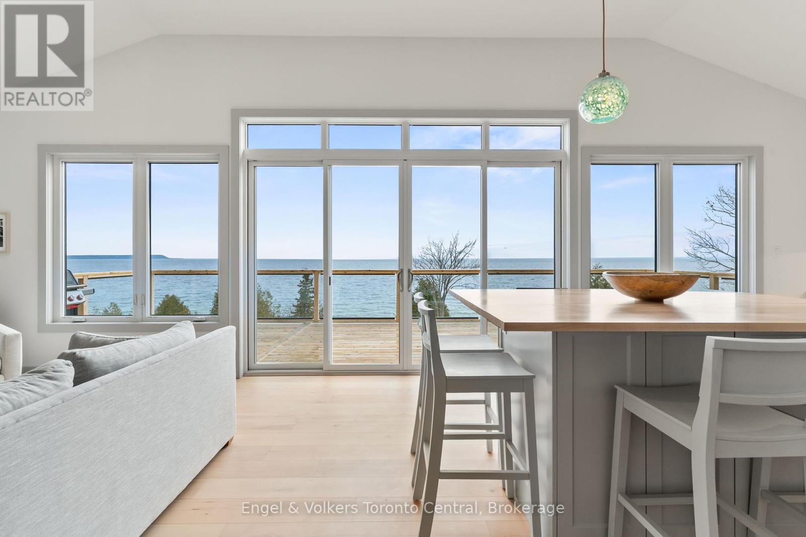 256 Cape Chin N Shore Road, Northern Bruce Peninsula, Ontario  N0H 1W0 - Photo 11 - X12114053