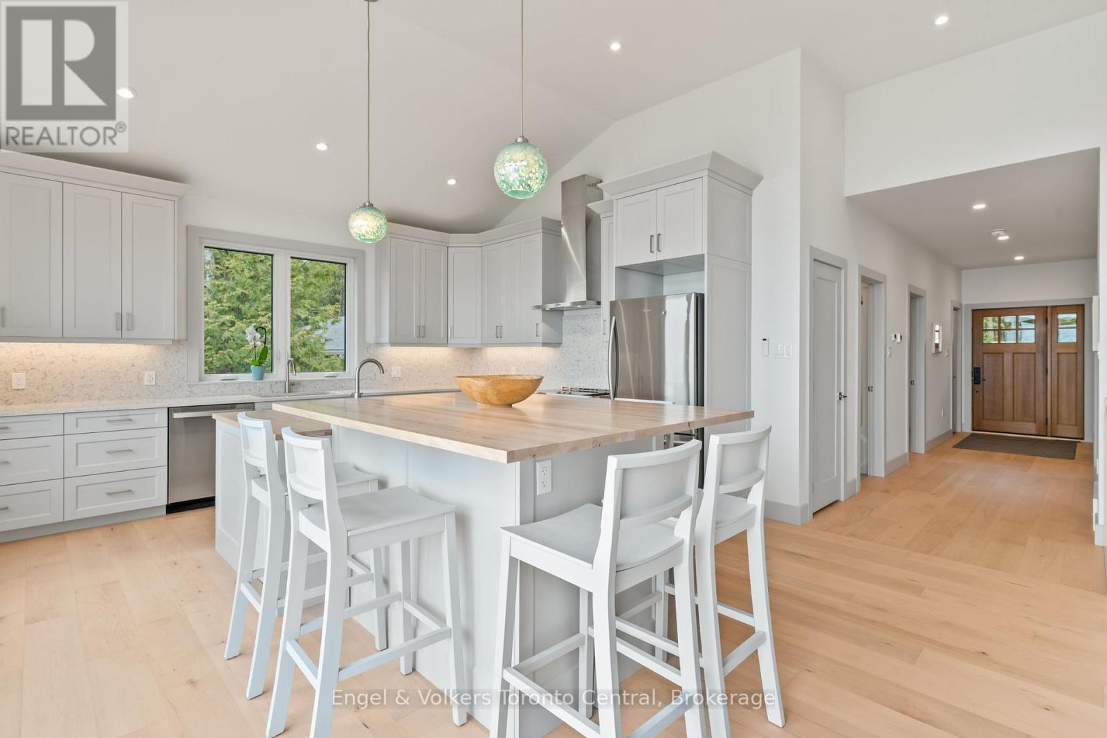 256 Cape Chin N Shore Road, Northern Bruce Peninsula, Ontario  N0H 1W0 - Photo 18 - X12114053