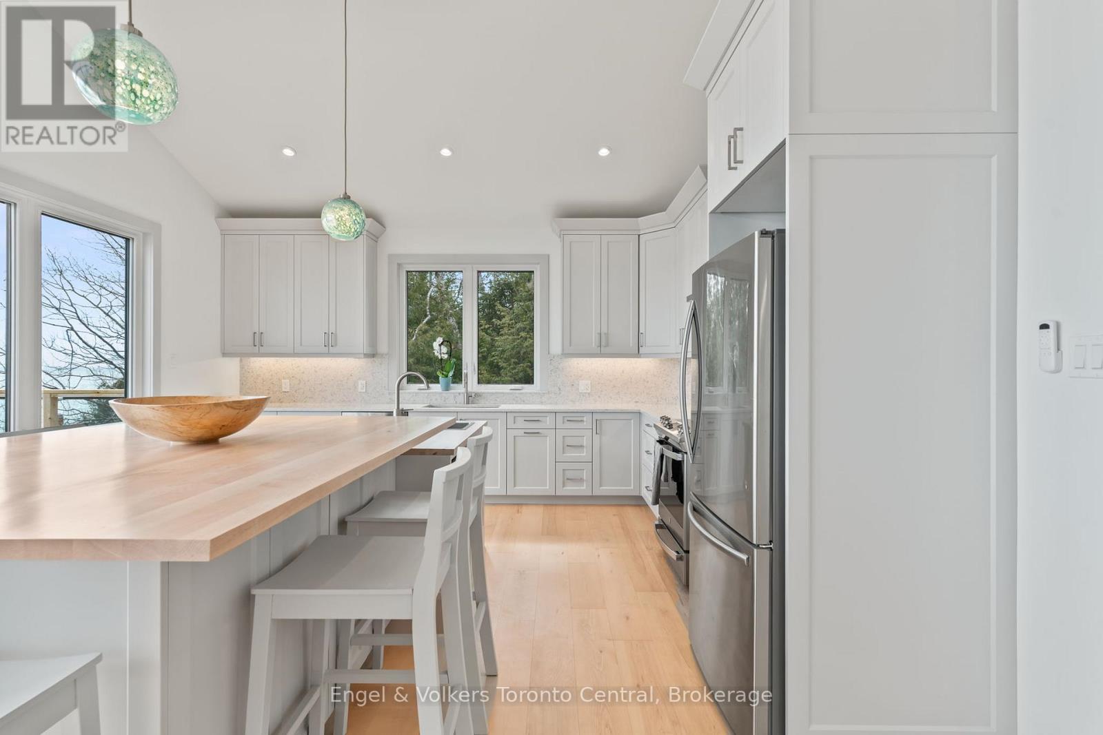 256 Cape Chin N Shore Road, Northern Bruce Peninsula, Ontario  N0H 1W0 - Photo 14 - X12114053