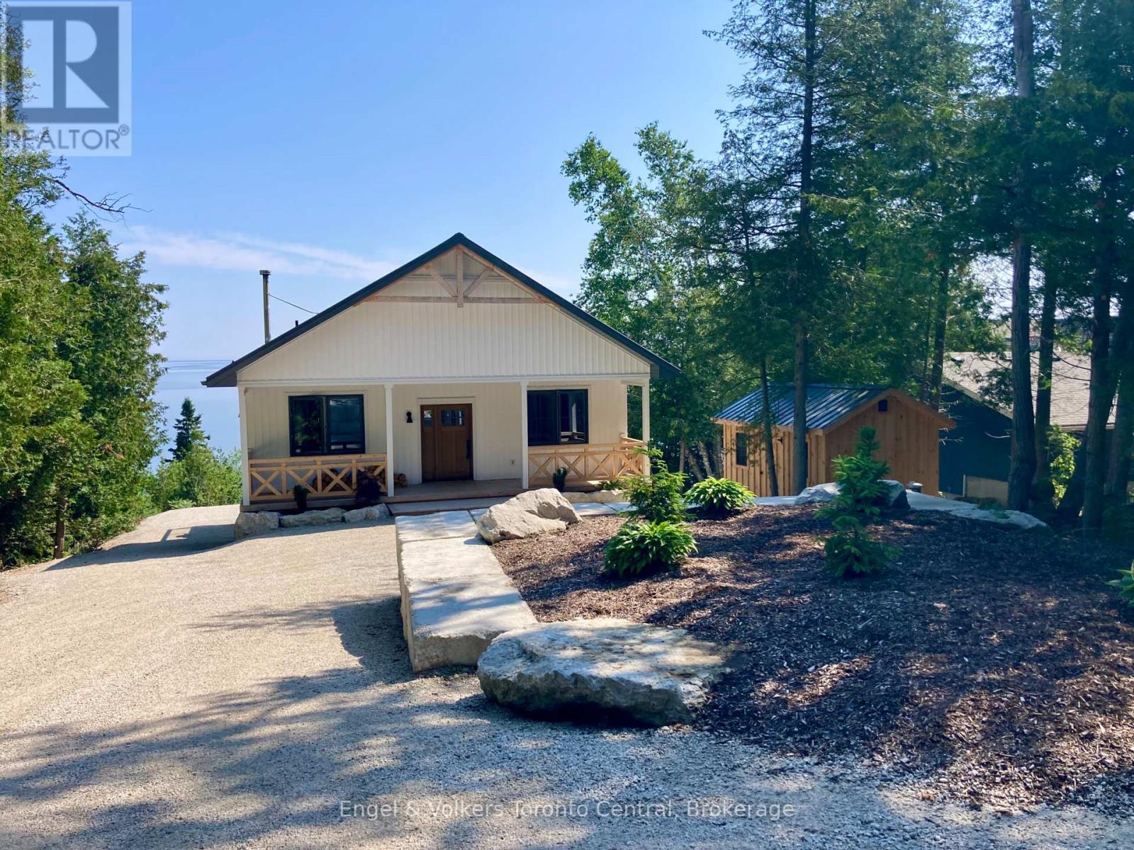 256 Cape Chin N Shore Road, Northern Bruce Peninsula, Ontario  N0H 1W0 - Photo 5 - X12114053
