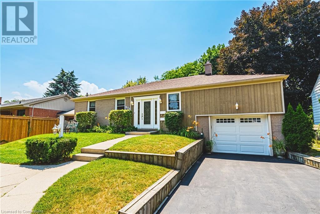 Property at 972 KINGSWAY Drive image 4