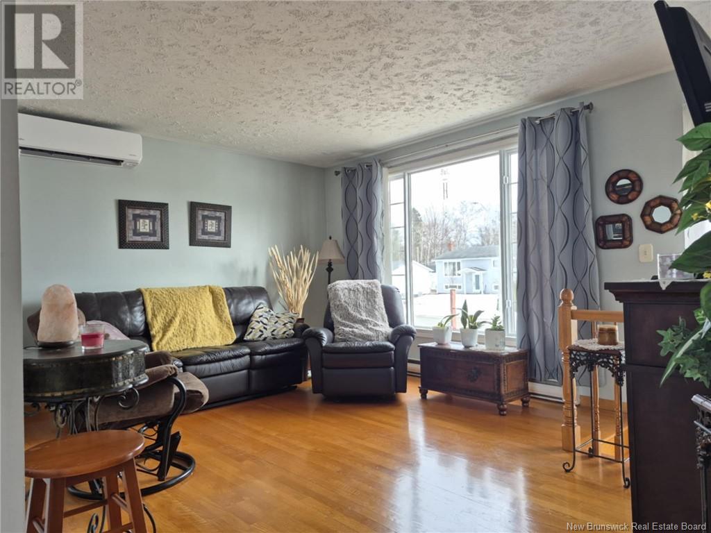 210 Rue Francine, Beresford, New Brunswick  E8K 1N8 - Photo 5 - NB115607