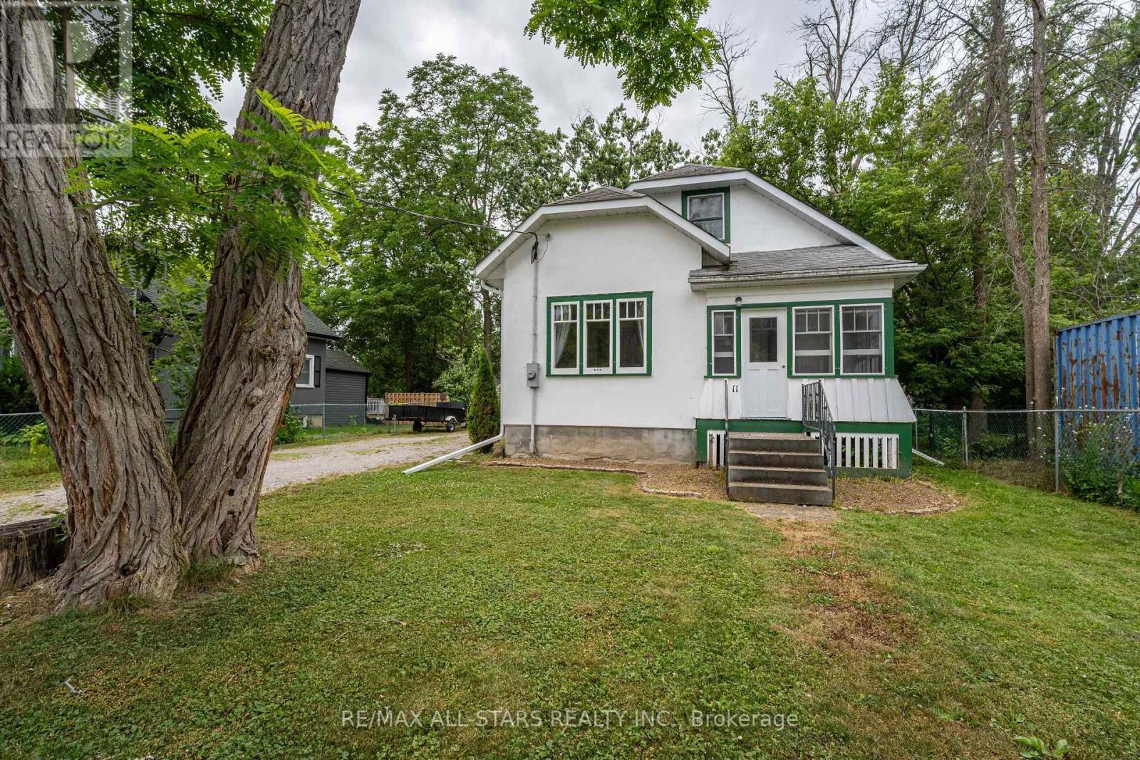 Property at 11 QUEEN STREET S image 1