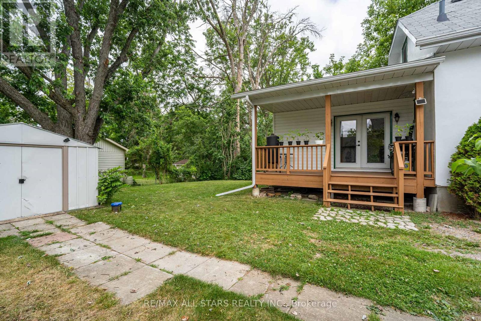 Property at 11 QUEEN STREET S image 3