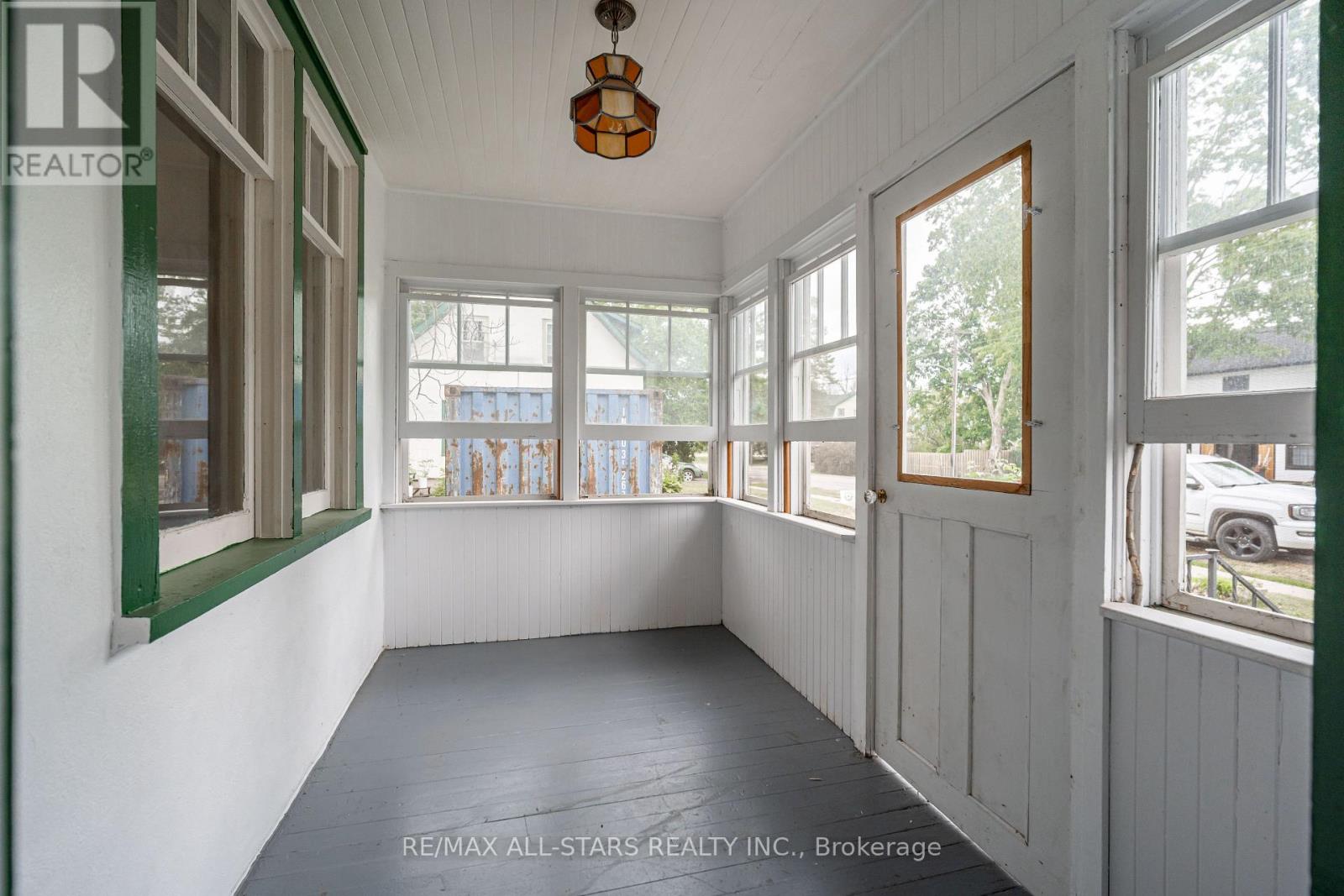 Property at 11 QUEEN STREET S image 4