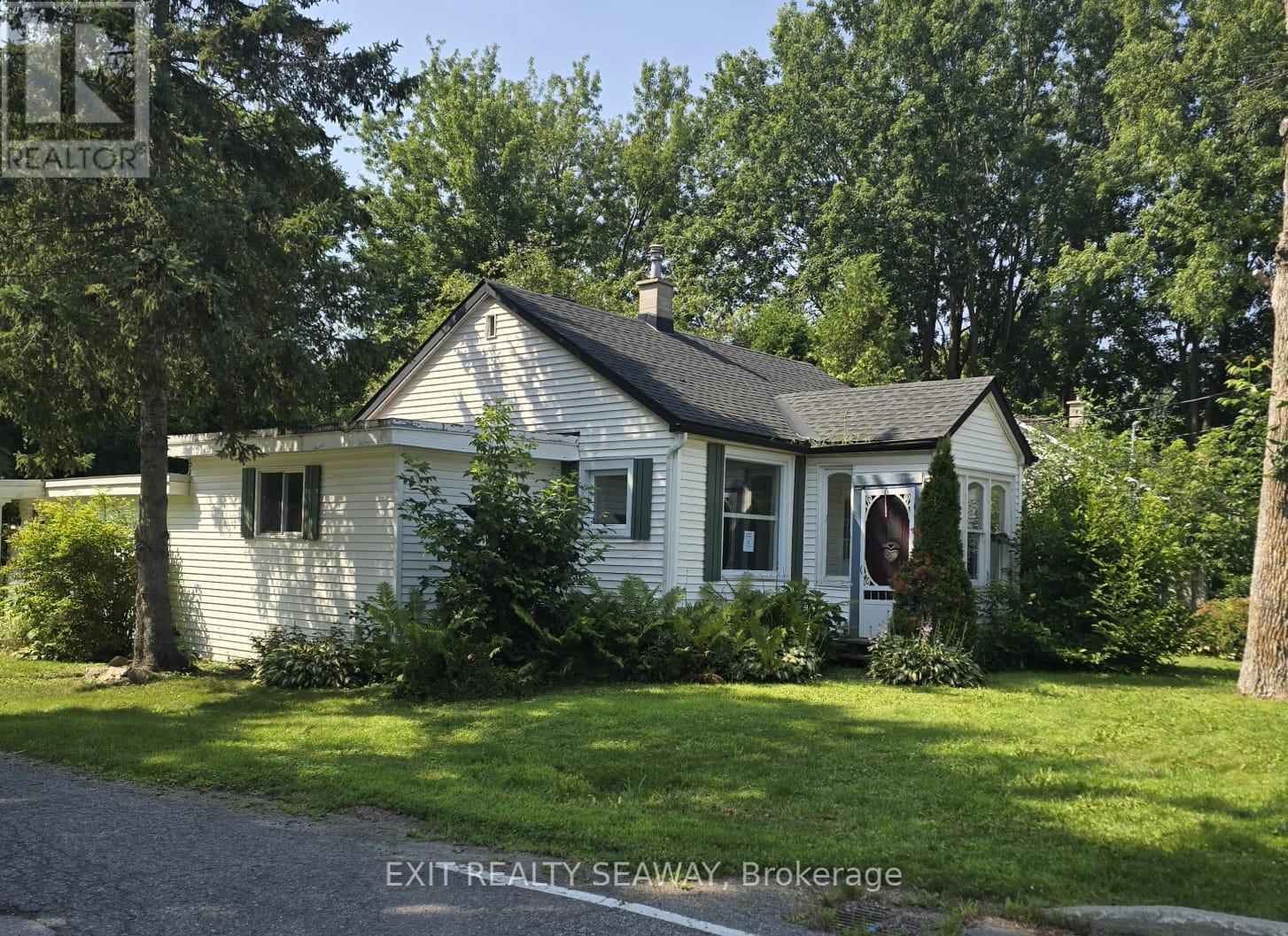 Property at 8154 VICTORIA STREET image 1