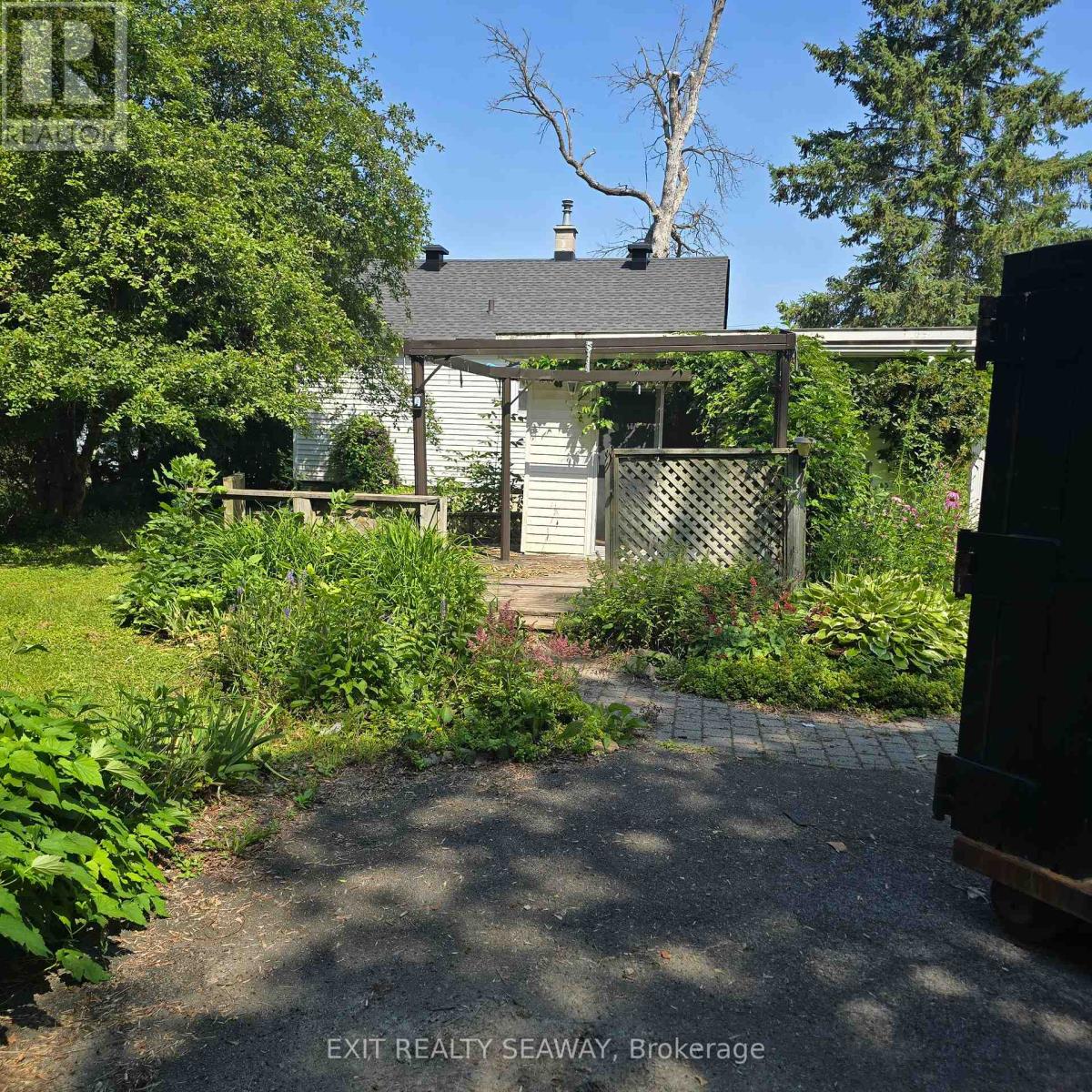 8154 Victoria Street, Ottawa, Ontario  K0A 2P0 - Photo 13 - X12282529