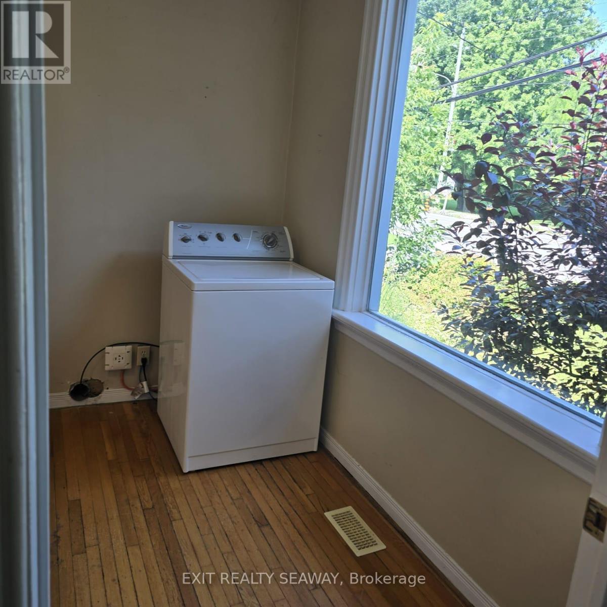 8154 Victoria Street, Ottawa, Ontario  K0A 2P0 - Photo 9 - X12282529