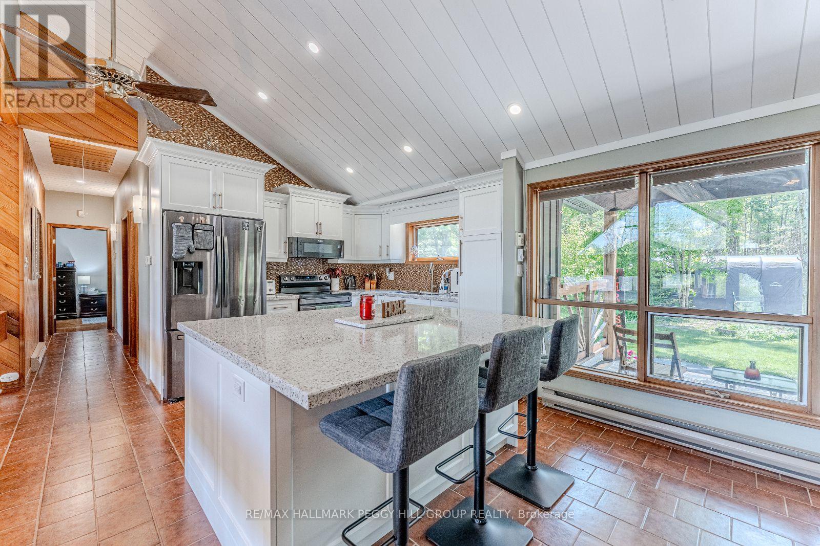 49 Hemlock Drive, Kawartha Lakes, Ontario  K0M 1C0 - Photo 7 - X12282379