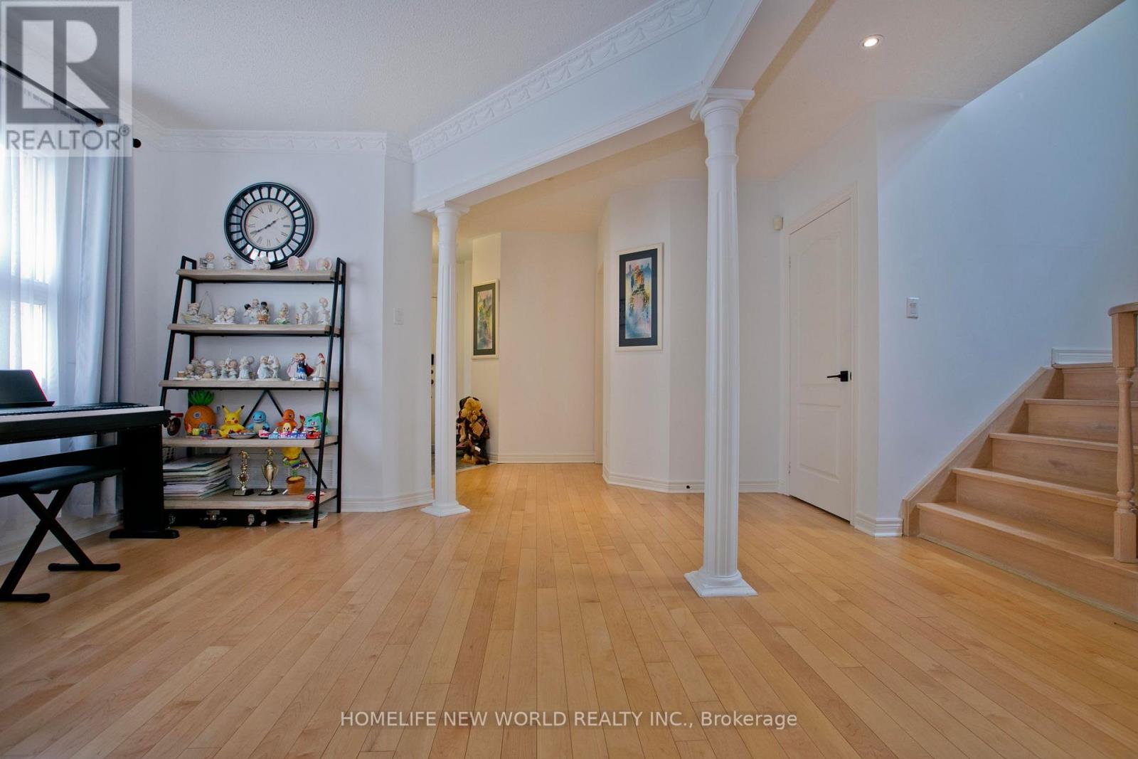 Property at 28 LUDFORD DRIVE image 4
