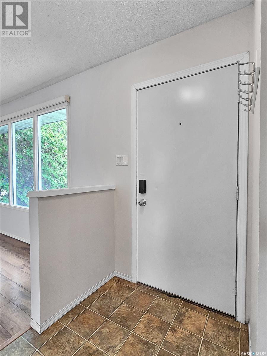 Property at 514 Trent CRESCENT image 3