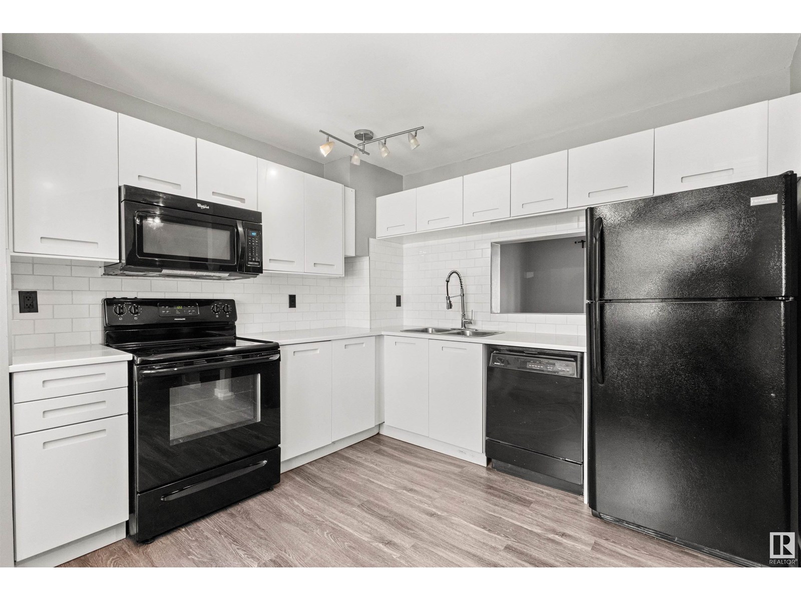 Property at 3315 139 AV NW image 1
