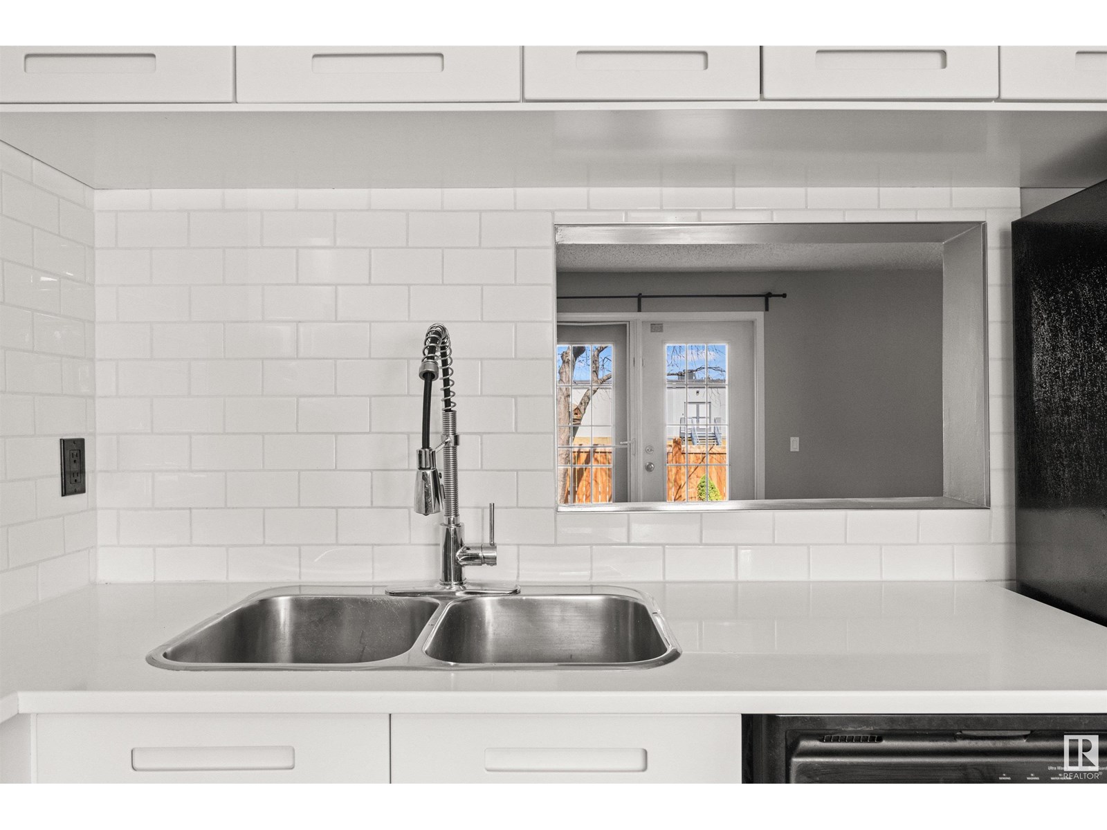 Property at 3315 139 AV NW image 3
