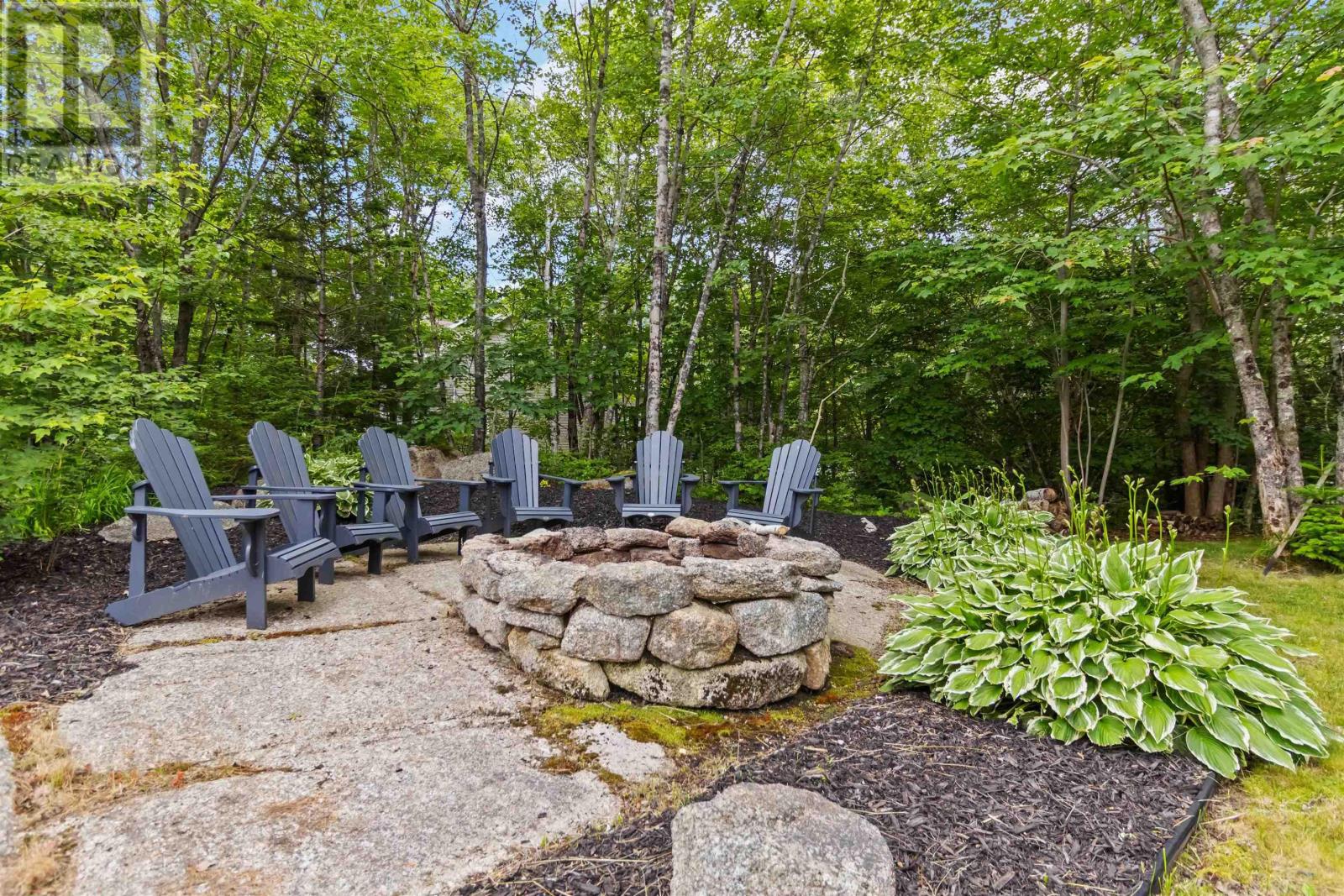 Property at 9 Haliburton Crescent image 4