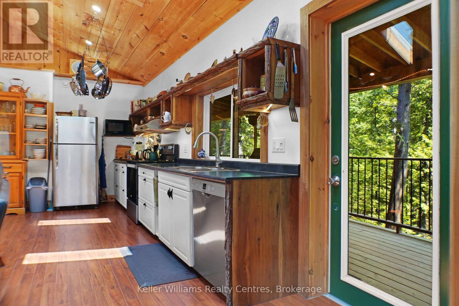 292 Whiskey Harbour Road, Northern Bruce Peninsula, Ontario  N0H 2T0 - Photo 31 - X12271482