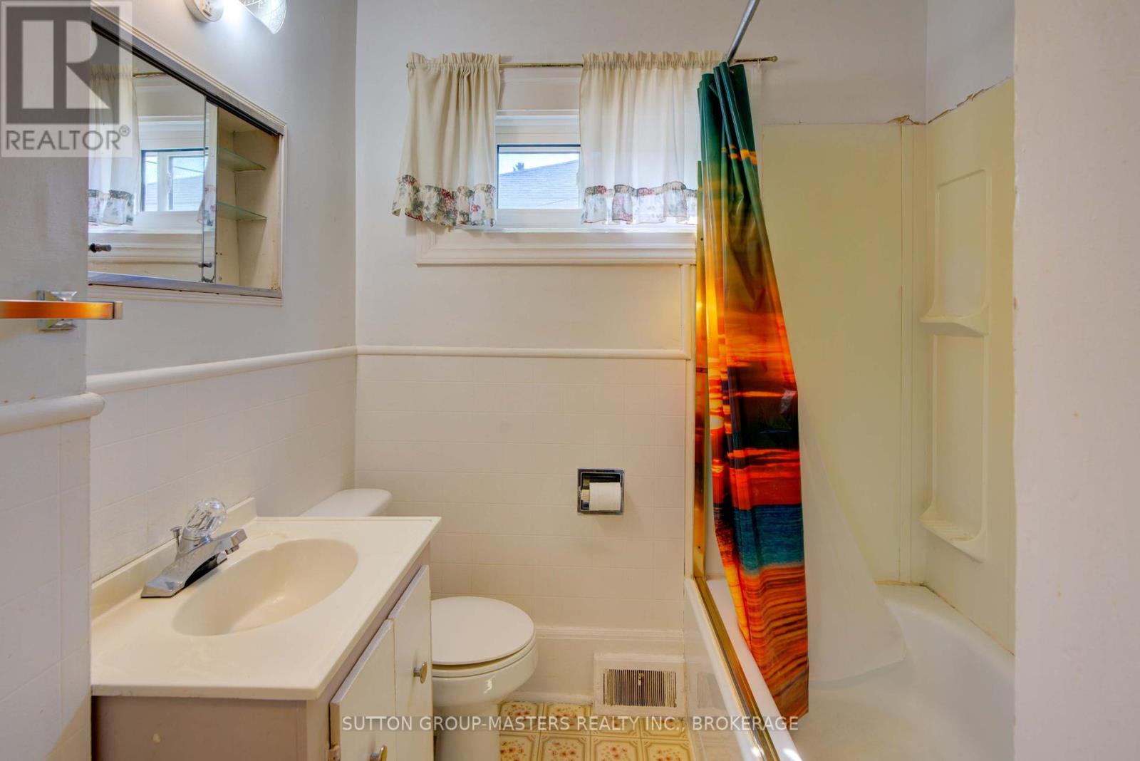 96 Russell Street, Kingston (East Of Sir John A. Blvd), Ontario  K7K 2E8 - Photo 14 - X12282629