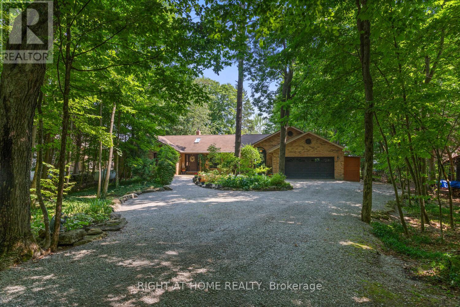 60 Mcgregor Drive, Kawartha Lakes, Ontario  K0M 1A0 - Photo 5 - X12282635