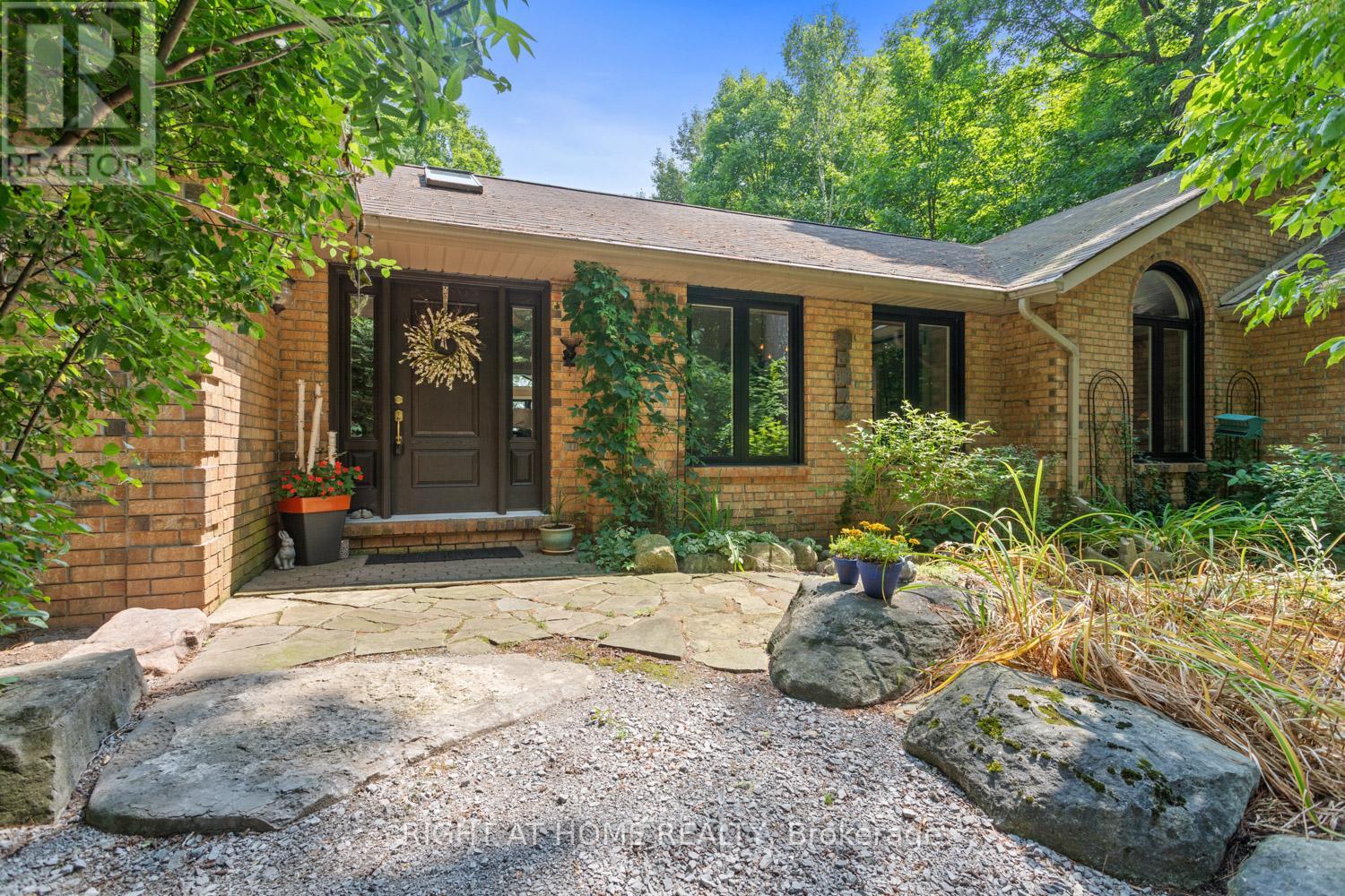 60 Mcgregor Drive, Kawartha Lakes, Ontario  K0M 1A0 - Photo 9 - X12282635