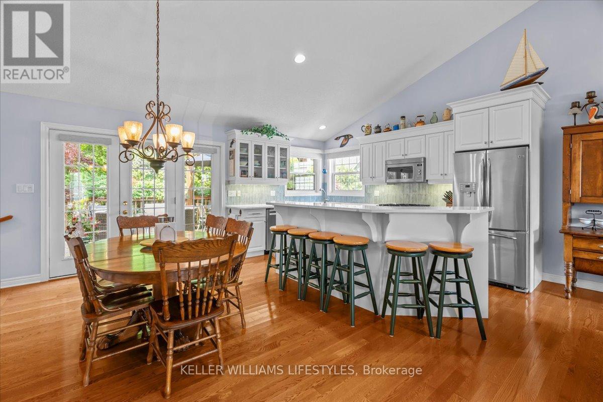 40 Lakeside Circle, Lambton Shores, Ontario  N0M 1T0 - Photo 14 - X12282626