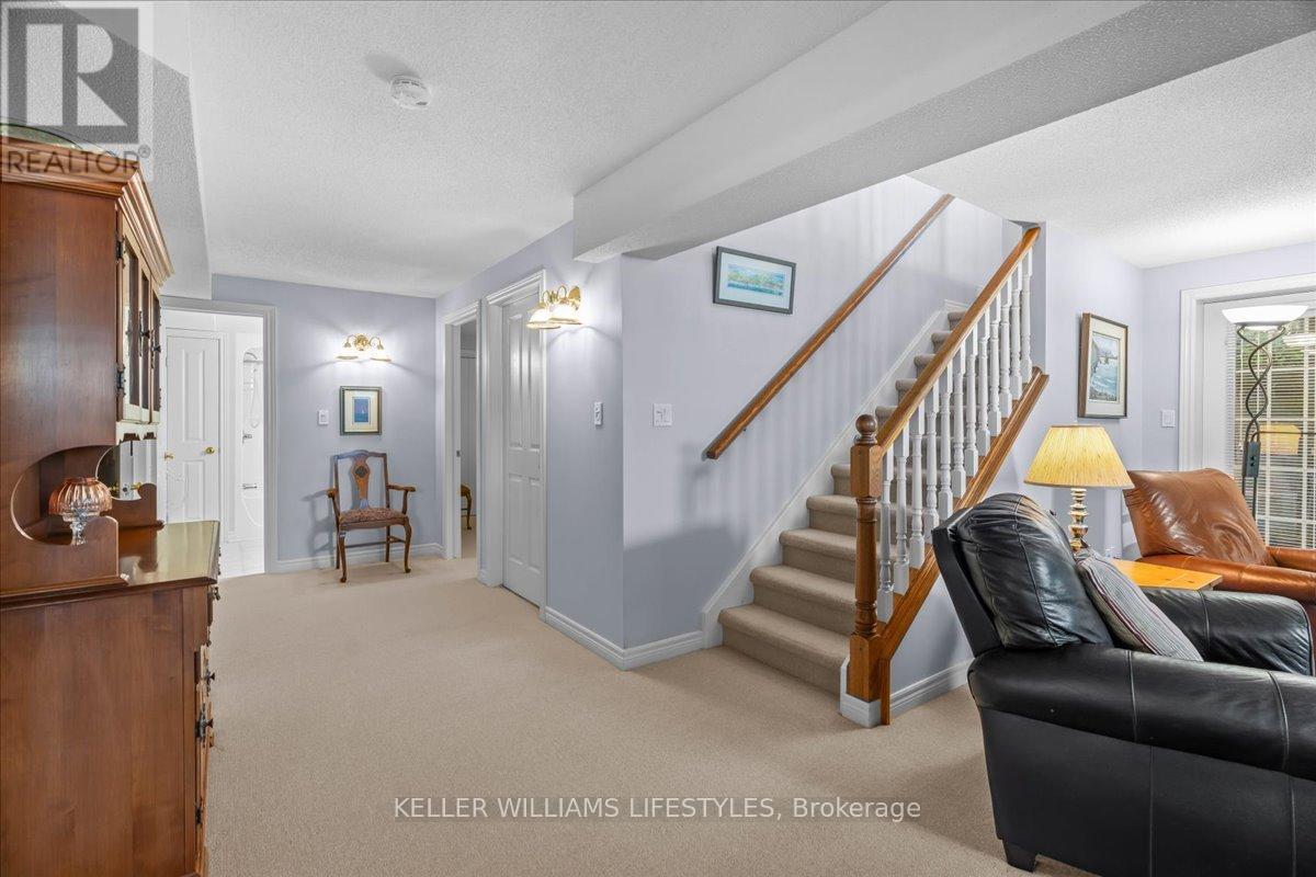 40 Lakeside Circle, Lambton Shores, Ontario  N0M 1T0 - Photo 33 - X12282626
