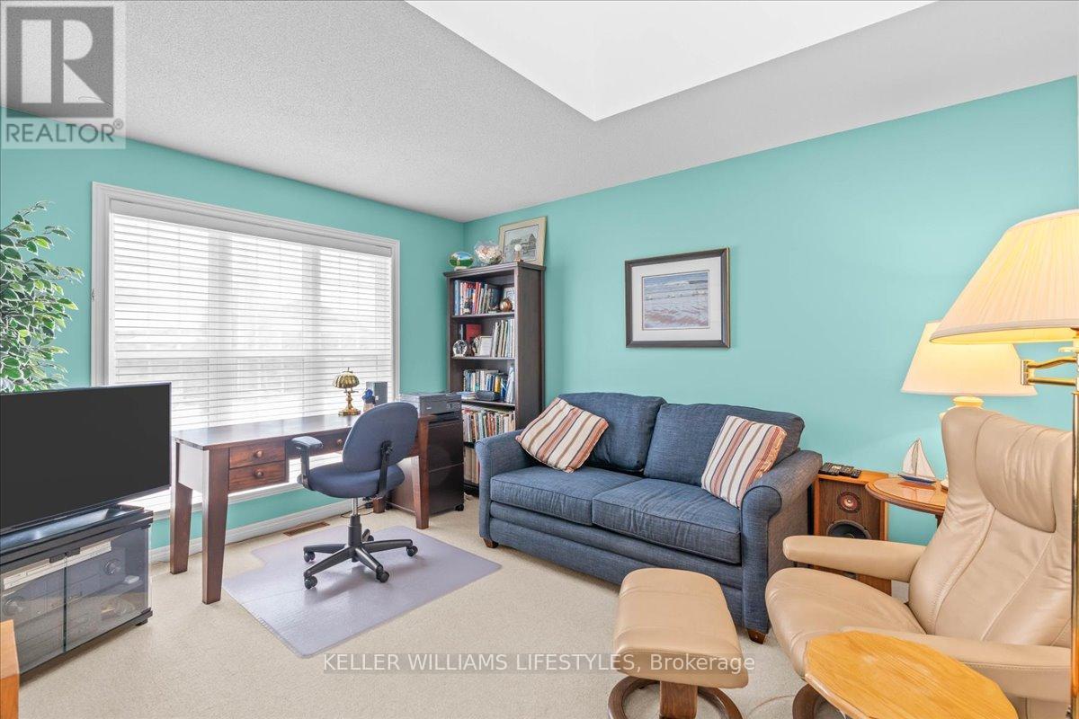 40 Lakeside Circle, Lambton Shores, Ontario  N0M 1T0 - Photo 8 - X12282626