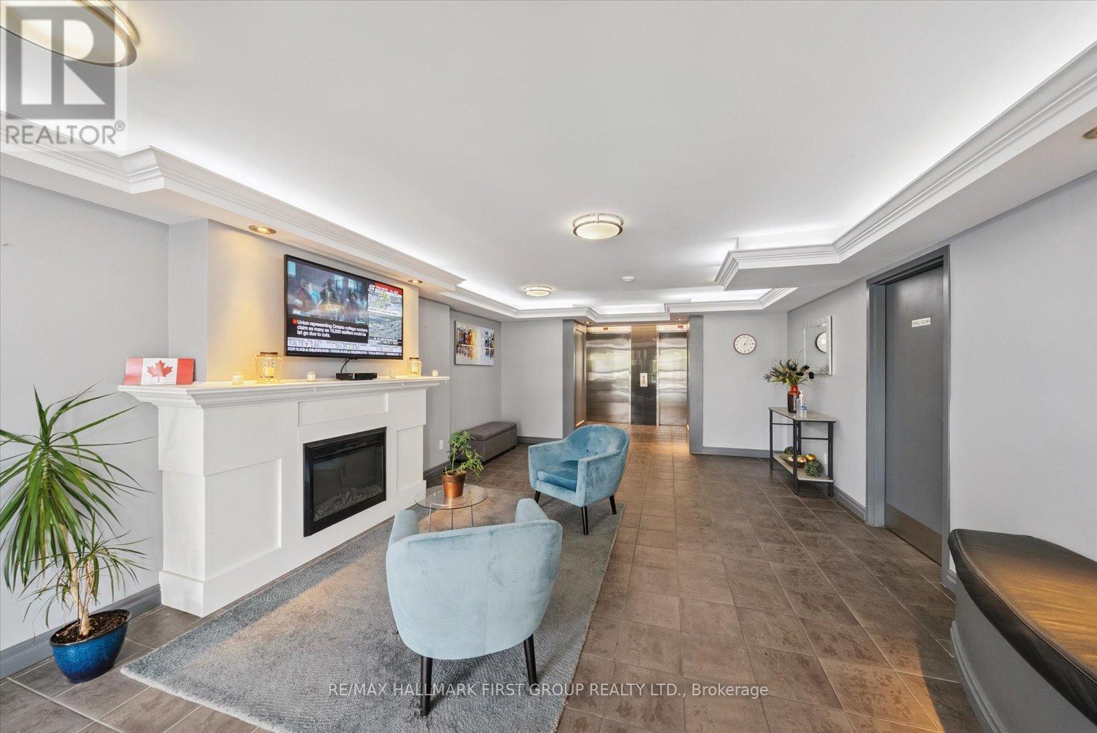 Property at 204 - 1625 PICKERING PARKWAY image 4