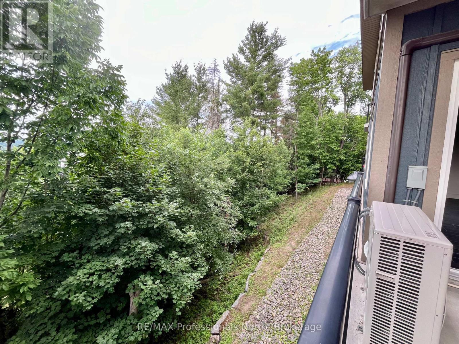 204 - 4 Lake Avenue, Dysart Et Al, Ontario  K0M 1S0 - Photo 24 - X12282559