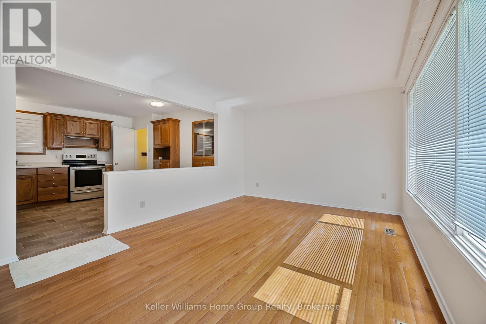 155 Berwick Street, Woodstock, Ontario  N4S 7L6 - Photo 3 - X12282587