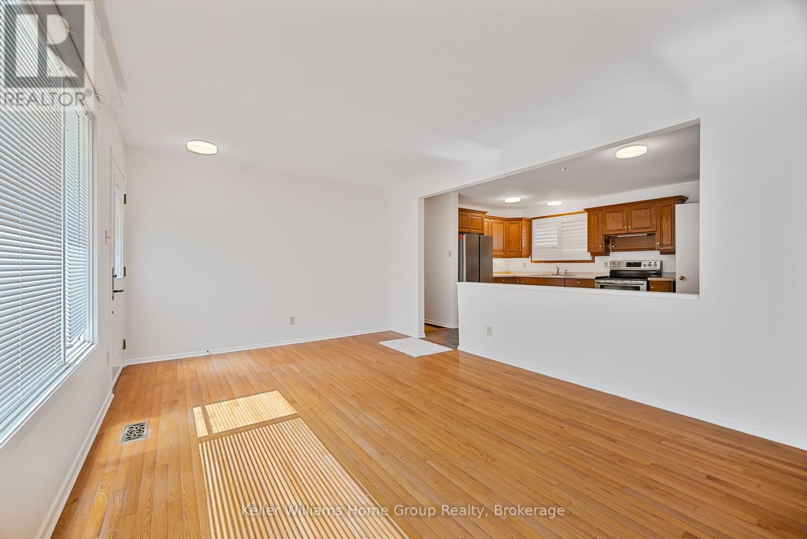 155 Berwick Street, Woodstock, Ontario  N4S 7L6 - Photo 4 - X12282587