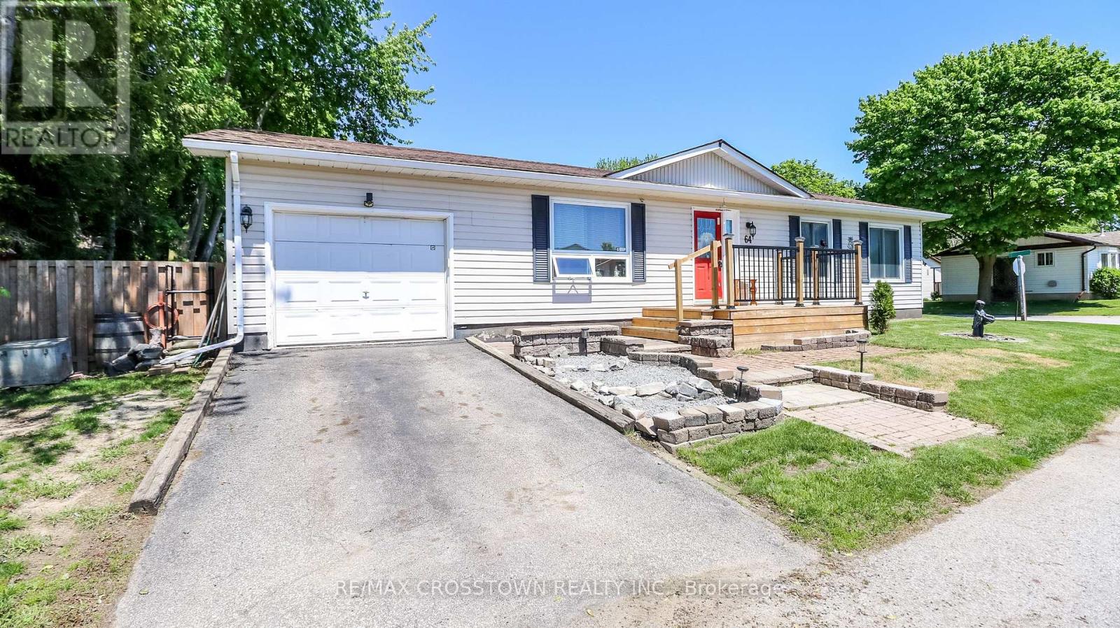64 Royal Oak Drive, Innisfil, Ontario  N1L 1N1 - Photo 2 - N12282429