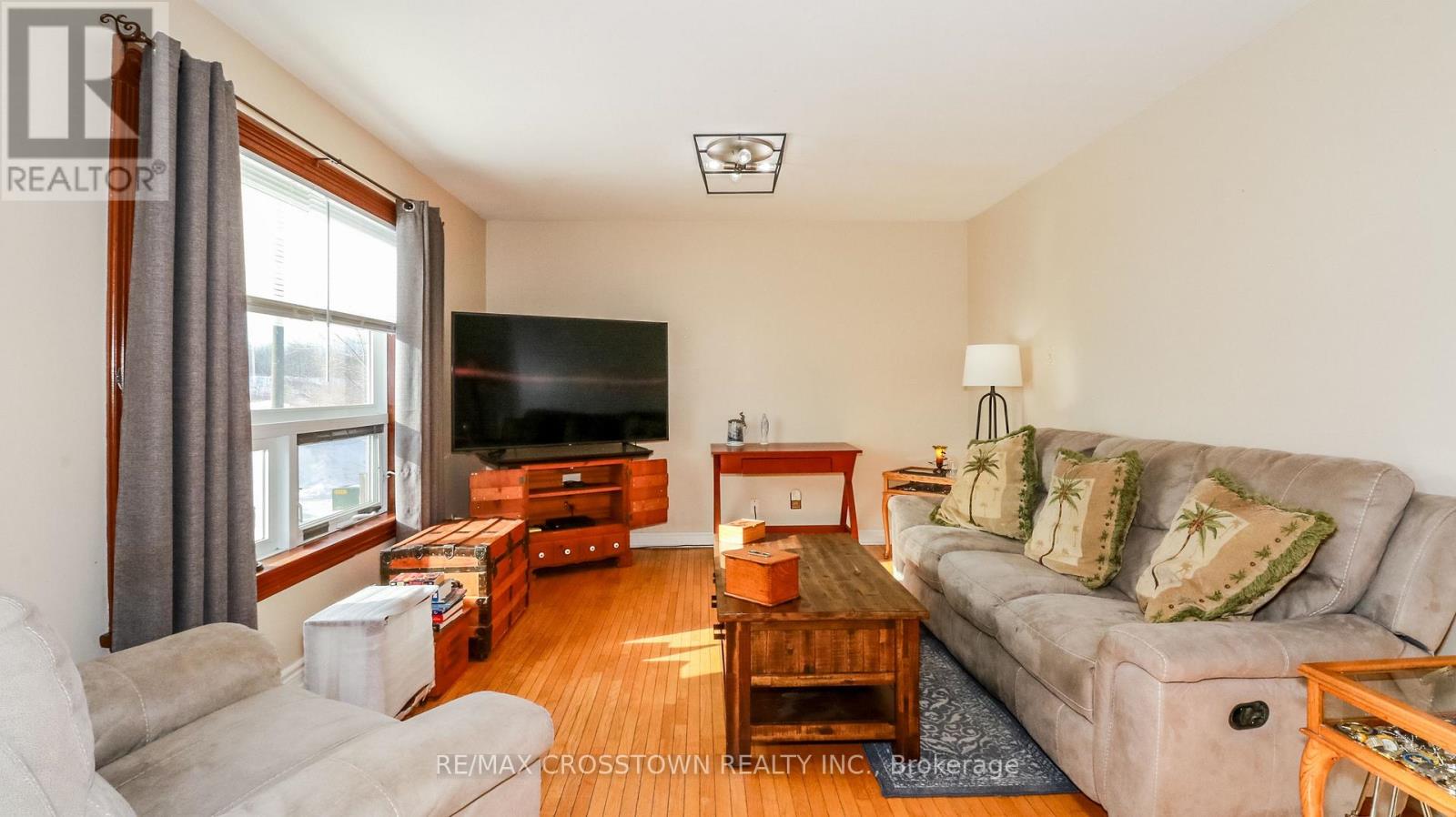 64 Royal Oak Drive, Innisfil, Ontario  N1L 1N1 - Photo 7 - N12282429