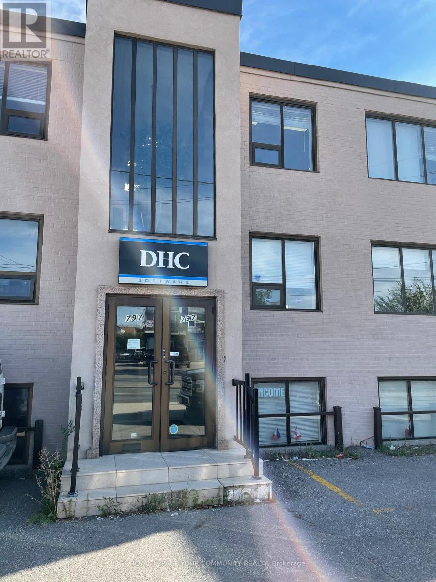 102 - 797 Wilson Avenue, Toronto, Ontario  M3K 1E4 - Photo 2 - W12282421