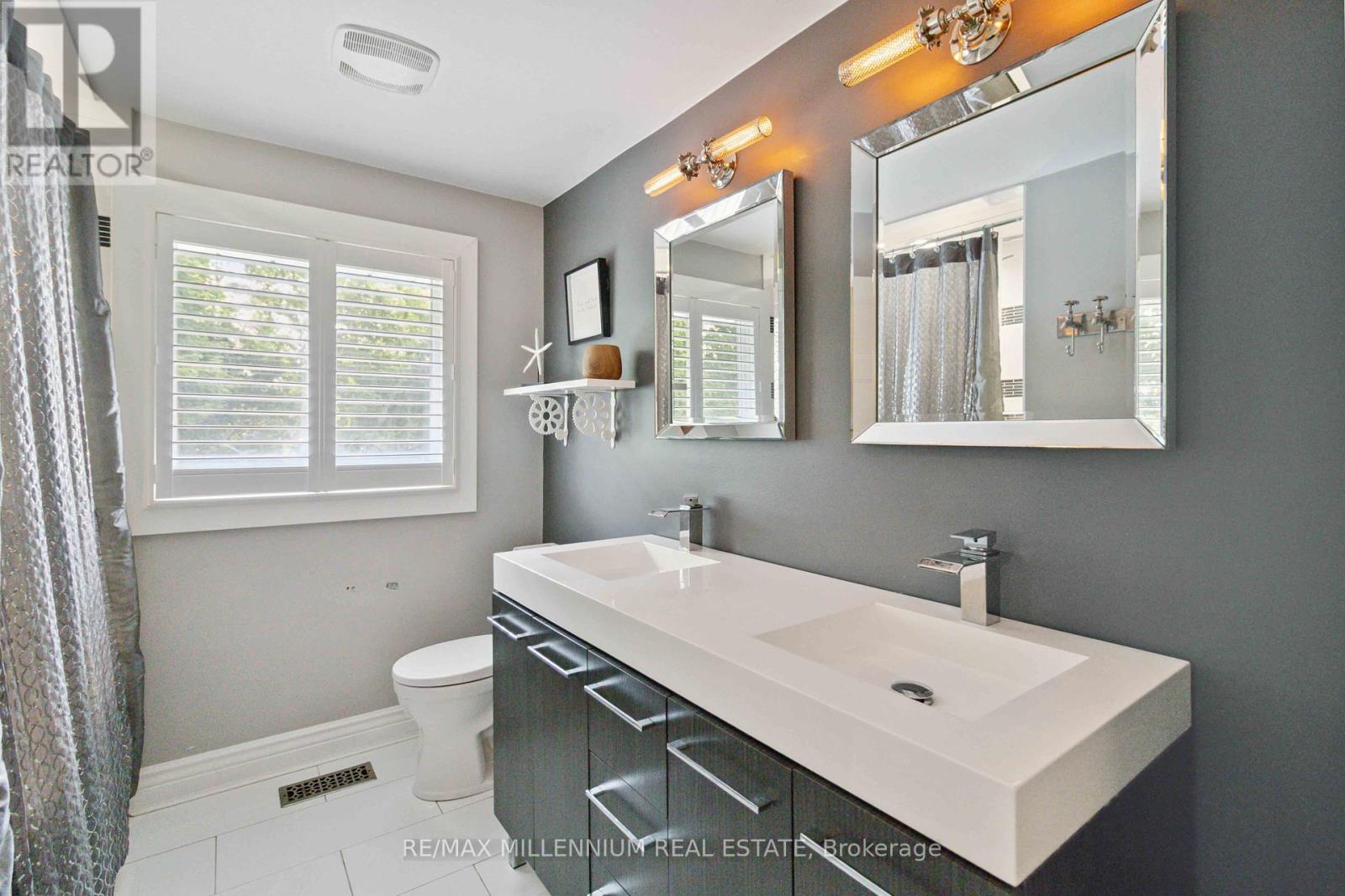 250 Daphne Avenue, Mississauga, Ontario  L5A 1M6 - Photo 31 - W12282449